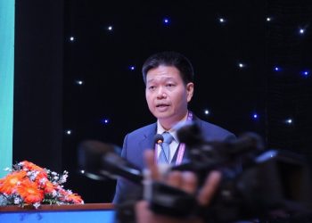 PGS.TS Lê Hữu Doanh - Giám đốc Bệnh viện Da Liễu Trung ương phát biểu Khai mạc Hội nghị Da liễu toàn quốc thường niên 2023 và Hội nghị Nghiên cứu Da liễu Việt Nam lần thứ Nhất.